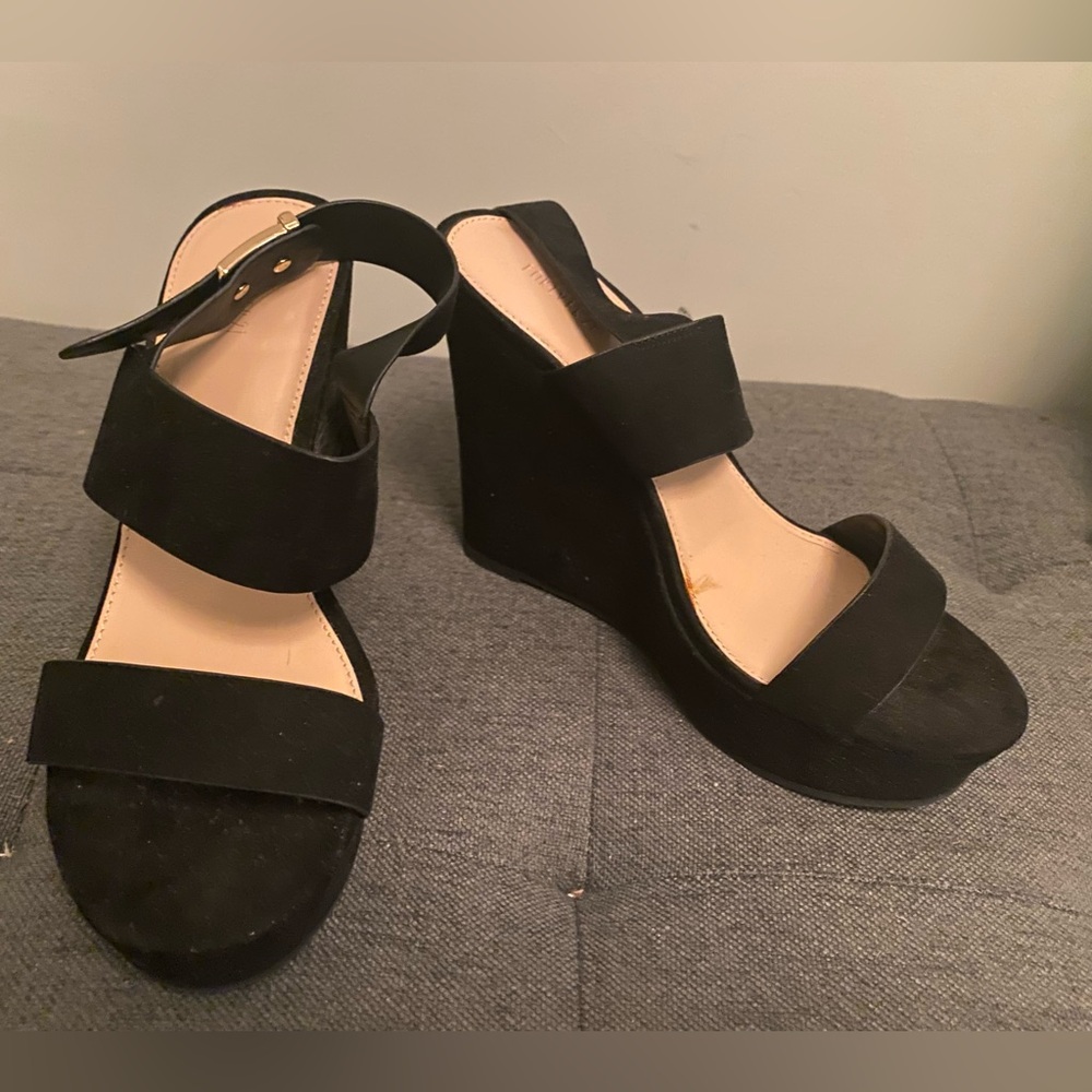 Black suede Forever 21 wedges. Gently used.
